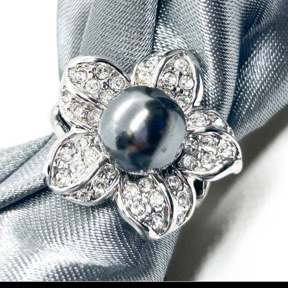 NWT Gorgeous large cocktail black pearl ring with zirconias size 8 - Picture 11 of 11